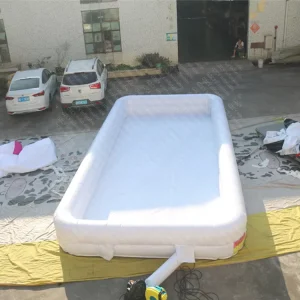 Kolam Inflatable PVC Tebal 0.55MM dengan Finishing Putih Datar Bentuk Persegi Panjang untuk Penggunaan Komersial Termasuk Blower