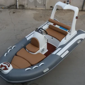 13ft Yacht Fiberglass Deep V Bottom Open Cabin Boat with Pontoons for Offshore Fishing