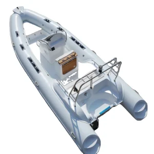 Thuyền kayak 20 foot với T-Top lướt sóng