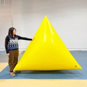 Bouée triangulaire géante gonflable de 2 m, marqueur publicitaire flottant pour événements de sports nautiques, exercice de sécurité maritime, patrouille de plage
