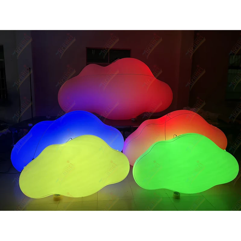 Pallone Gonfiabile a Forma di Nuvole Pendenti da 2m con Illuminazione LED Impermeabile Facile da Installare per Decorazioni di Eventi