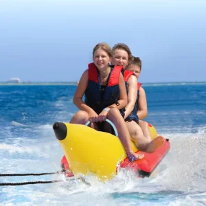 Mainan Air Perahu Pisang Inflatable untuk 3 Orang dan Perahu Ikan Terbang untuk Rekreasi Air