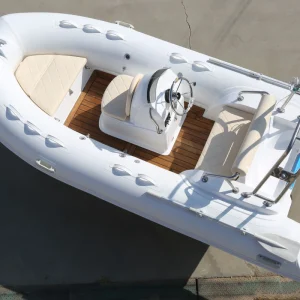 3.9m 인플레이터블 RIB390 유리섬유 선체 PVC/HYPALON 고급 낚시 보트 CE 인증 포함