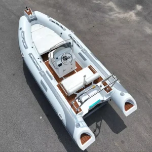 Продажа нового надувного каяка Ribbed 480 с глубоким V-образным корпусом из стекловолокна