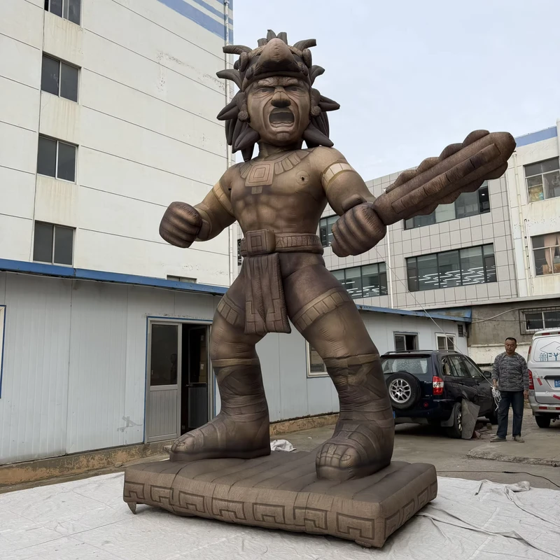 Modello gonfiabile guerriero alto 5,5 m, statua personalizzata di personaggio di film per esposizione