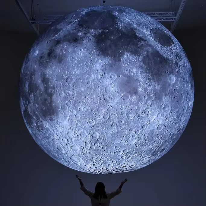 5m Festivaldecoratie Gigantische Opblaasbare Maanballon Lichtblauw Reclame Opblaasbare Hangplaneten