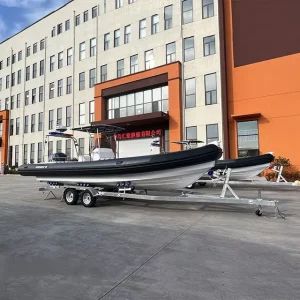 8,8m RIB Fiberglass Sportjacht Opblaasbare Visboot Reddingsboot voor Sightseeing Cruisen Sport en Vermaak