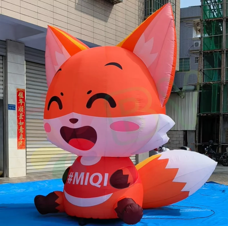 โมเดลตัวละครสุนัขจิ้งจอกลอยน้ำขนาดใหญ่สำหรับโฆษณา ตัวละครการ์ตูนสุนัขจิ้งจอกพร้อมลอยน้ำสำหรับการโปรโมต