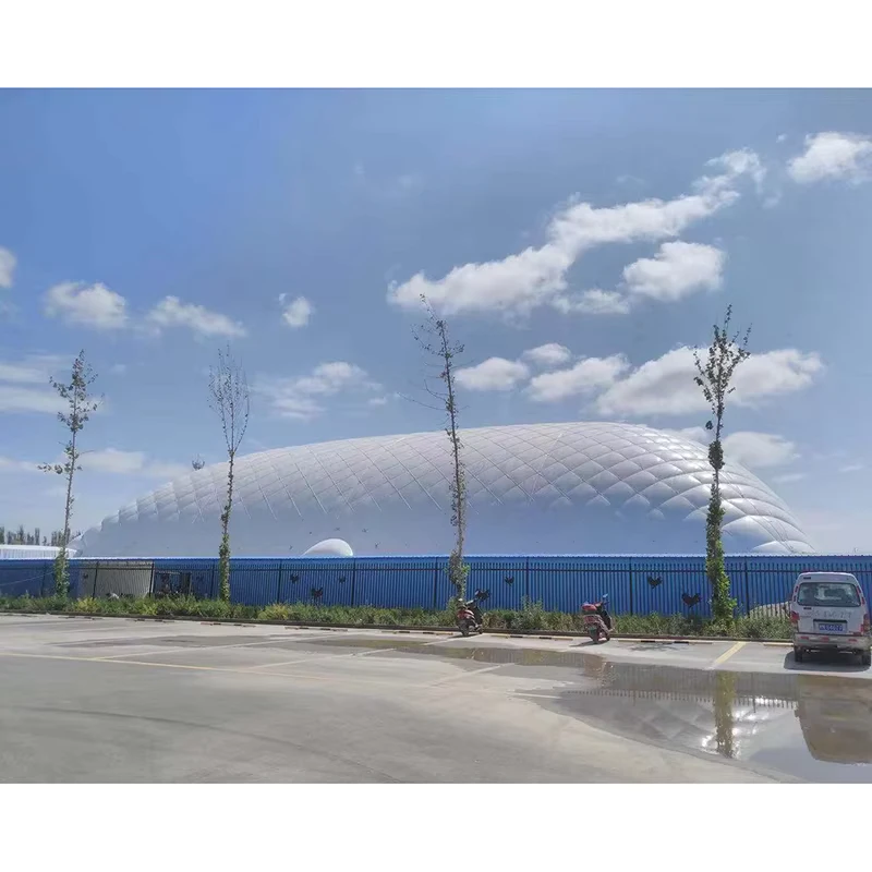 Estructura de carpa de estadio inflable con domos soportados por aire
