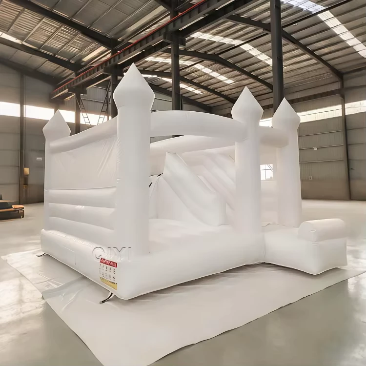 Kastil Lompat Anak-anak Backyard dengan Kolam, Rumah Bouncy Inflatable Putih dengan Blower