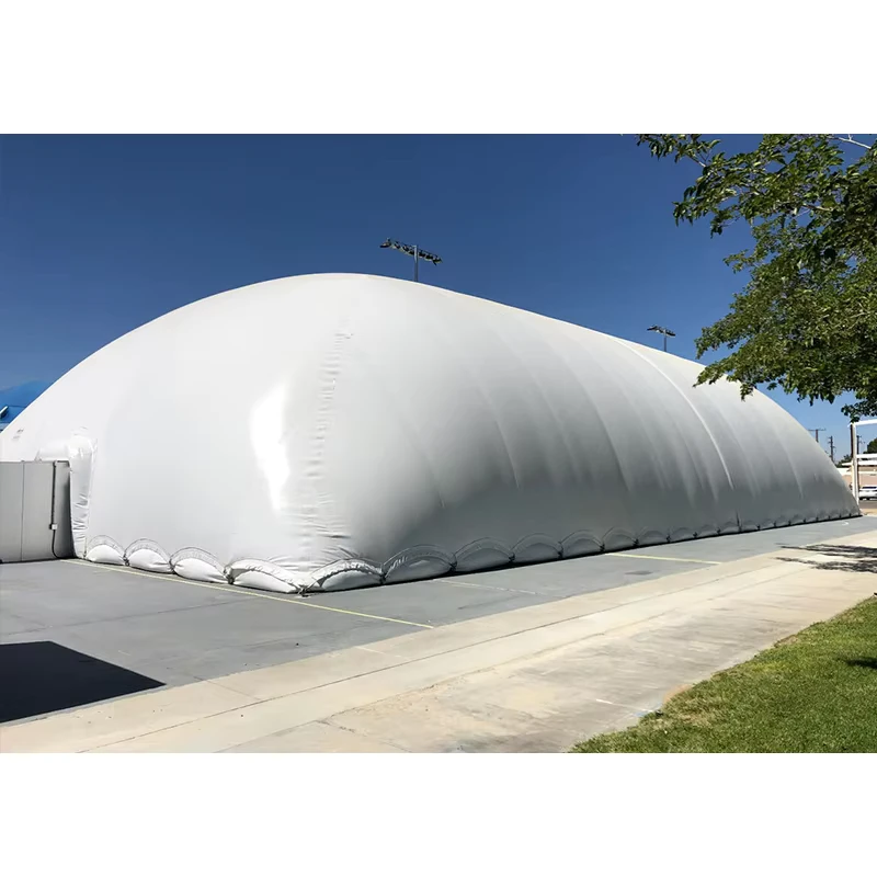 Große Luftmembran unterstützte Struktur PVDF Dachabdeckung Luftdome Sporthalle Aufblasbares Fußballfeld Soccer Court Zelt