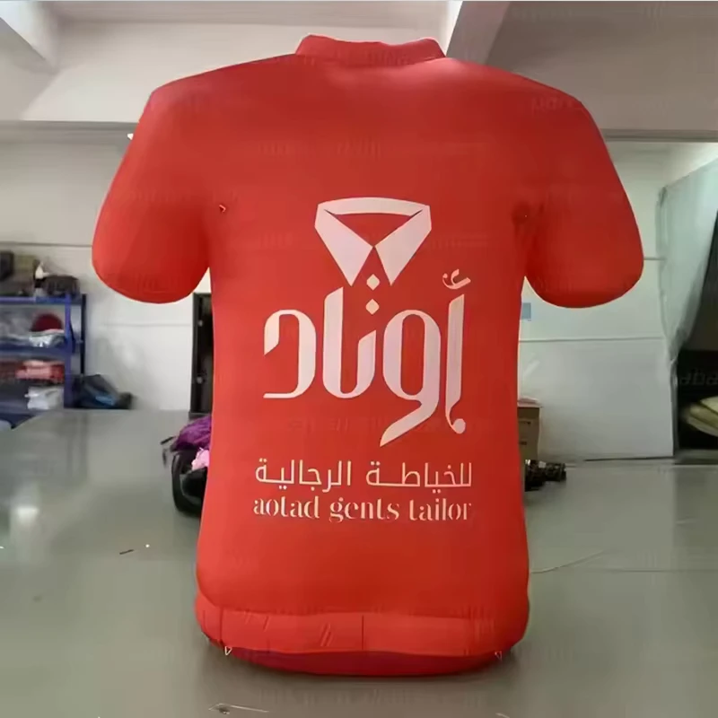 เสื้อยืดลมยักษ์สีดำพร้อมโลโก้สำหรับการโฆษณา