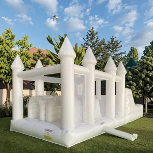 Bouncy Castle White Obstacle Course Inflatable Tunnel PVC Material 15-Person >400KG Capacity Easy Setup Commercial Use Kids