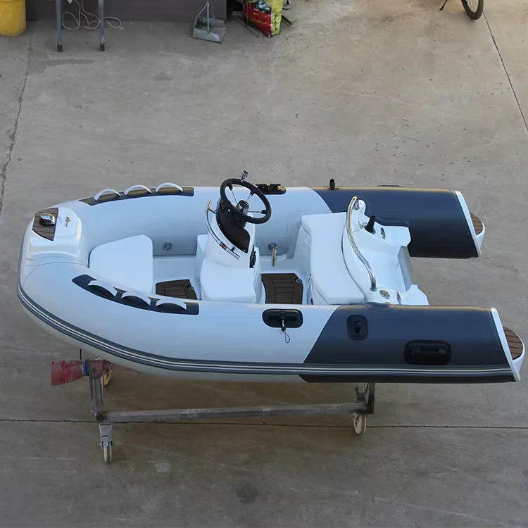 CE 10ft Kapal Olahraga Mewah Rigid Inflatable Yacht Dinghy Stabil dengan Konsol Tengah untuk Penyelam