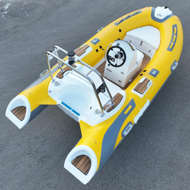 เรือยอชท์ RIB360 ขนาด 11.8 ฟุต ได้รับการรับรอง CE สำหรับการตกปลาและกิจกรรมกลางแจ้ง ทำจากไฟเบอร์กลาสและวัสดุ Hypalon PVC