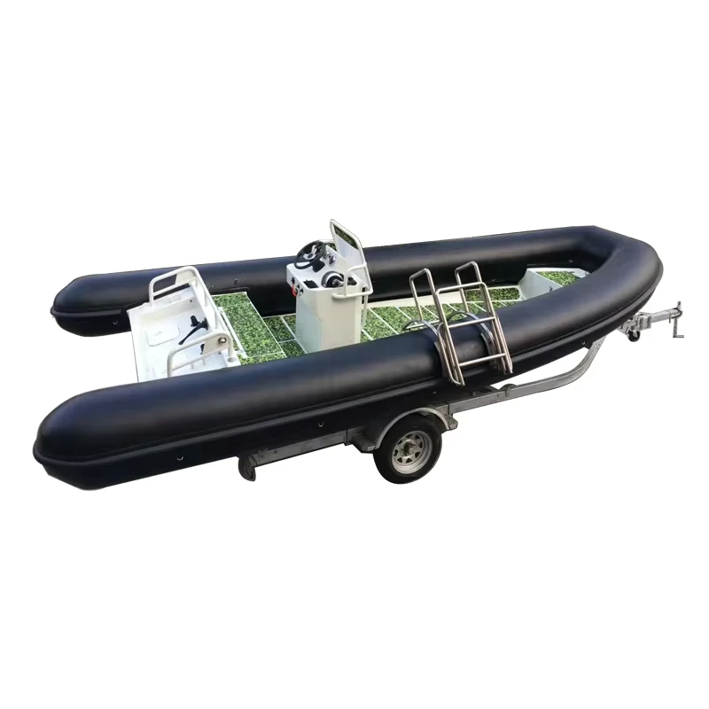 Yacht sportivo di lusso RIB 5.6m 18ft fabbricato in Cina, Barca gonfiabile con motore, capacità 10 persone, garanzia di 3-5 anni