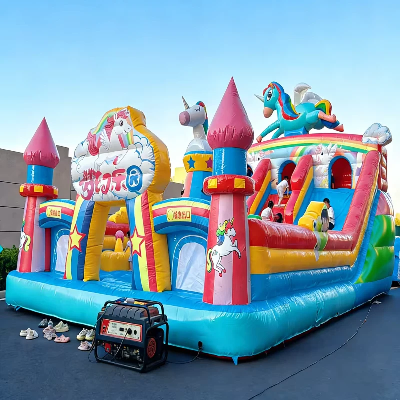Castello Gonfiabile Colorato a Forma di Unicorno, Grande Parco Giochi per Bambini con Scivolo per Feste e Parchi di Divertimento Commerciali