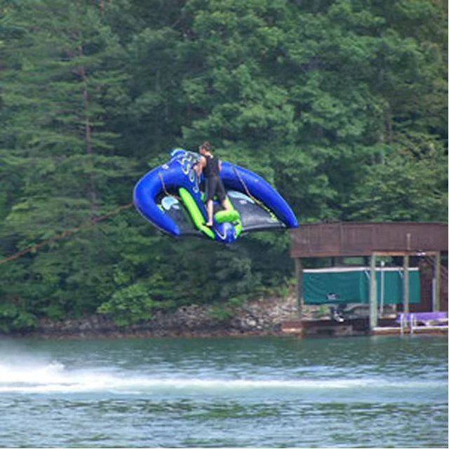 Tube de sport aquatique gonflable Manta Ray commercial, tractable pour parcs aquatiques