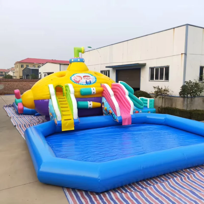 Parque acuático inflable comercial con piscina y toboganes para diversión en la playa al aire libre