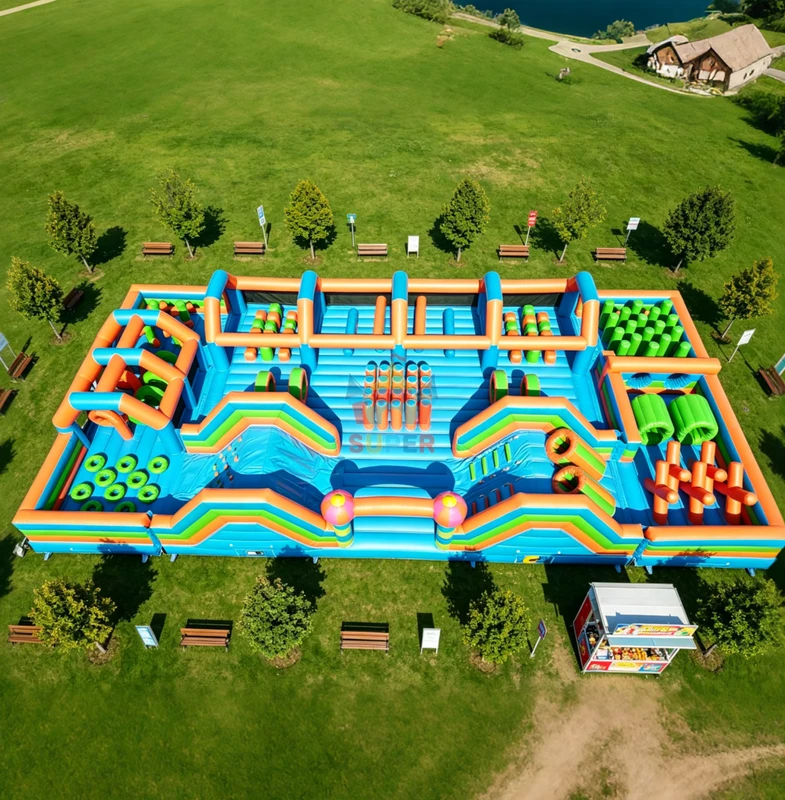 Kastil Inflatable Komersial Besar Ramah Lingkungan, Bersertifikat CE, Fasilitas Taman Hiburan PVC 18X9M untuk Pesta Anak-anak