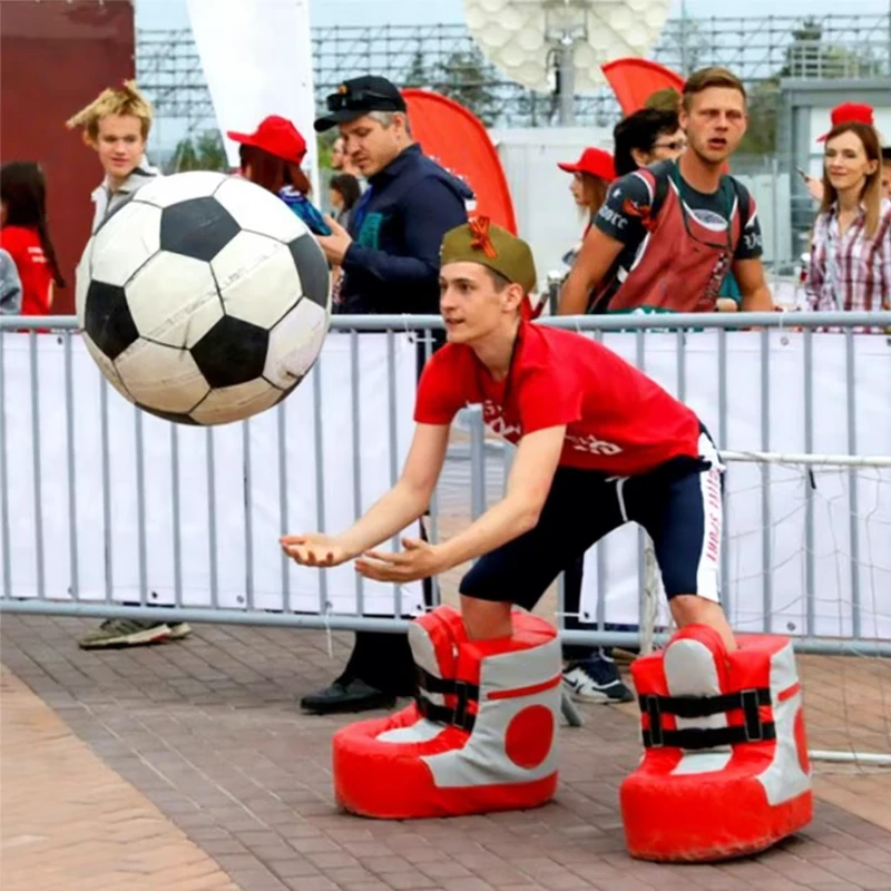Géant gonflable commercial, château gonflable, jeu de football, bottes de vitesse, chaussures de football rebondissantes