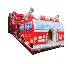 Parco giochi gonfiabile commerciale a ostacoli a forma di camion dei pompieri in PVC con scivolo per bambini