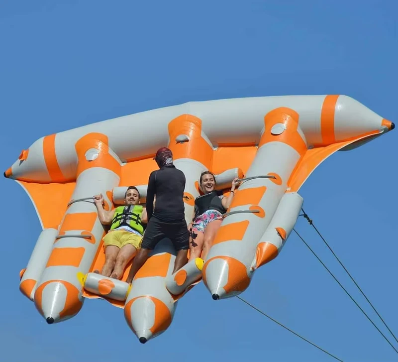 Kommerzielle Outdoor Einzel- und Doppelreihe Wasser Aufblasbares Banana Boot mit PVC Material 100-500 kg Kapazität für 5-10 Passagiere