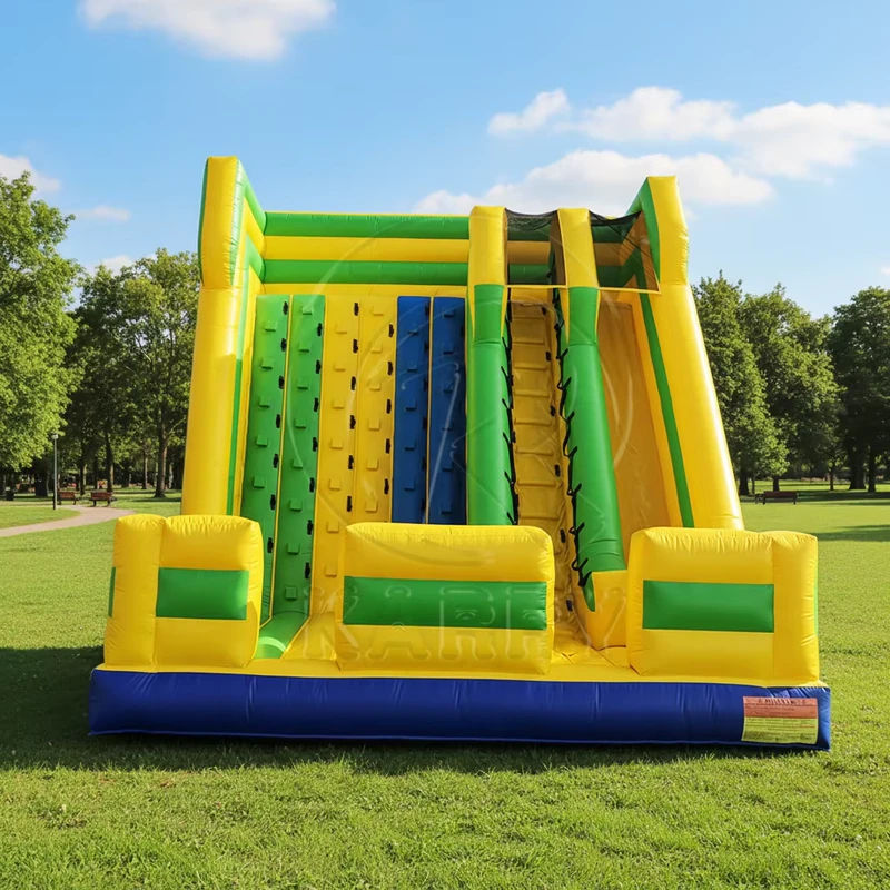 Dinding Panjat Inflatable Taman Hiburan PVC Komersial, Kastil Bouncy Meluncur untuk Disewa