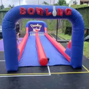 Pista da bowling gonfiabile a doppio binario in PVC commerciale per noleggio, include birilli da bowling umani, campo gonfiabile Zorb