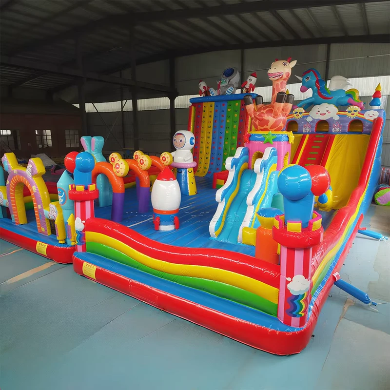 Công viên di động bơm hơi PVC thương mại ngoài trời với cầu trượt và chướng ngại vật, lâu đài bouncy thương mại cho công viên
