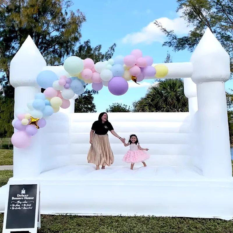 Castello Gonfiabile Commerciale in PVC Bianco 4M X4M per Adulti Matrimonio Combinato