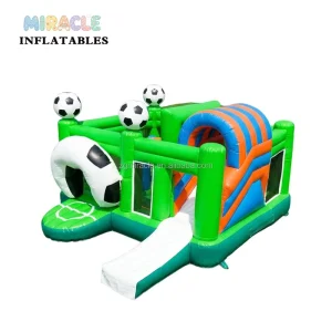 Rumah Lompat Inflatable Kombinasi Sepak Bola dengan Seluncuran, Kastil Lompat, Taman Bermain Anak-anak di Luar Ruangan