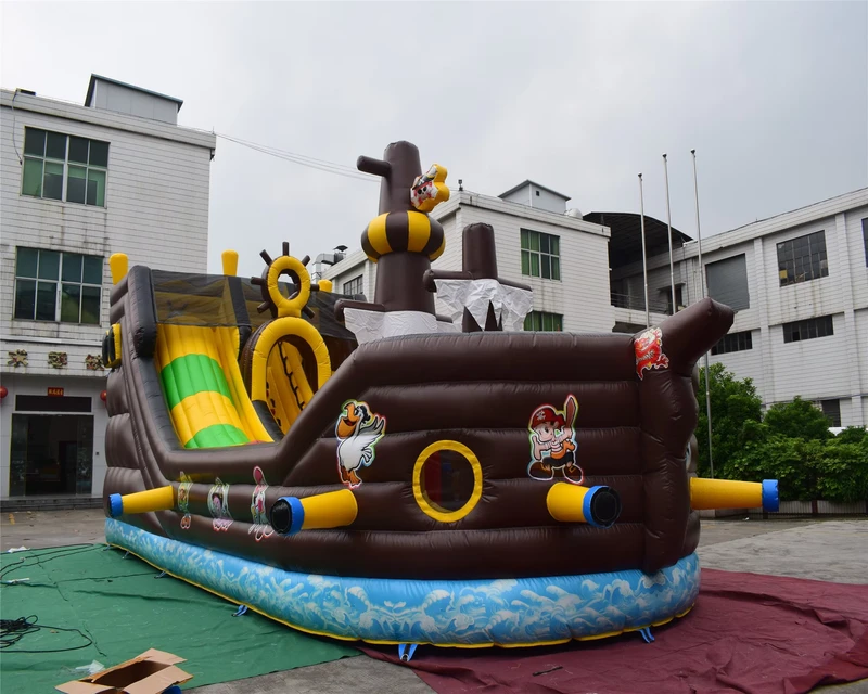 ปราสาทเรือโจรสลัดพองลมแบบกำหนดเองพร้อมสไลเดอร์และบouncer
