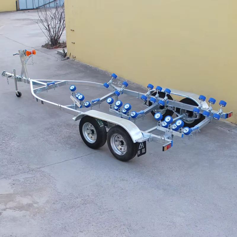 Bateau gonflable de vitesse sur mesure, bateau d'assaut, remorque marine