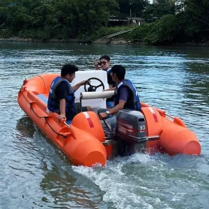 कस्टमाइज़ेबल 15 फीट इको-सस्टेनेबल HDPE लाइफबोट मोनोलिथिक रोटोमोल्डेड एक्सटीरियर्स डिज़ाइन रेस्क्यू बोट।