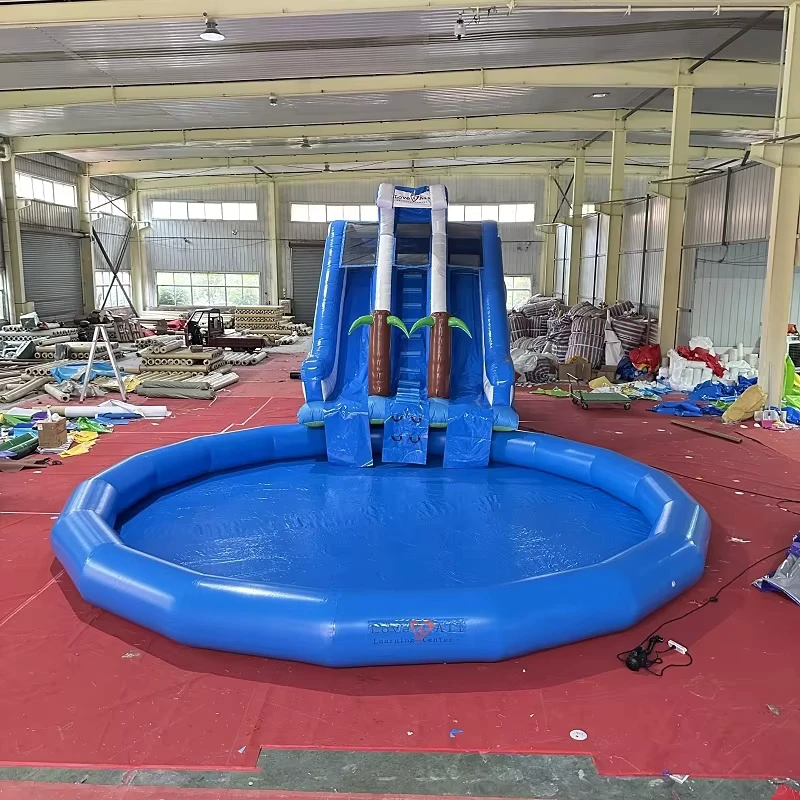 Scivolo d'acqua gonfiabile commerciale colorato di dimensioni personalizzabili con piscina, castello gonfiabile, casa da salto