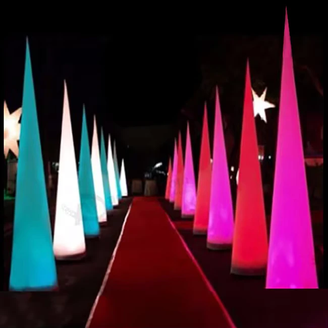 Cone lumineux gonflable LED personnalisé pour décoration romantique de restaurant à vendre