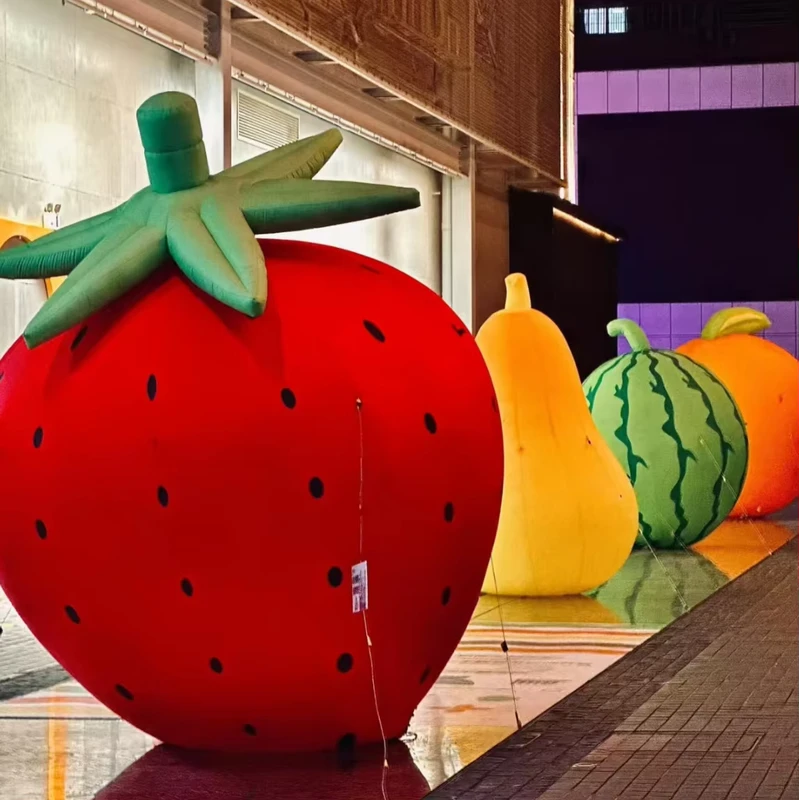 맞춤형 거대한 딸기 PVC 인플레이터블 모델 상점 장식 현실적인 풍선 광고 프로모션용