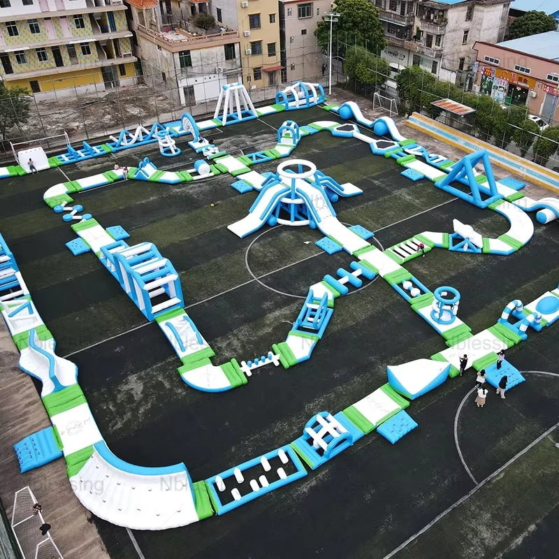 Aangepakt Groot Inflatable Water Obstakelpark voor Kinderen en Volwassenen voor Buiten Drijvende Waterparken