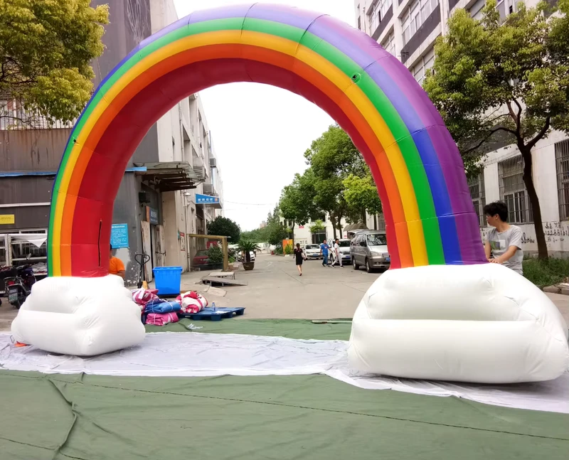 Individuelle Outdoor-Events Hochzeitsziel Rennziel Aufblasbarer Regenbogenbogen