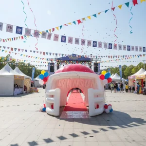 Puerta inflable gigante de PVC personalizada, tienda inflable en forma de casco para eventos