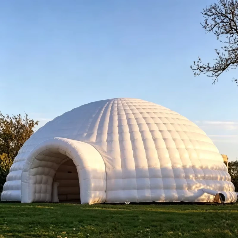 Maßgeschneiderte aufblasbare Igloozelt für den Außenbereich Innen- und Außenbereich aufblasbares Camping-Dome-Zelt für Kinderspielehaus
