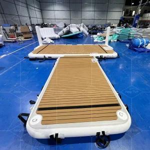 Kundenspezifische PVC T-förmige Outdoor-Schwimm-Motorboot-Insel Fotoon aufblasbare Wasserplattform Jet Ski schwimmender Dock