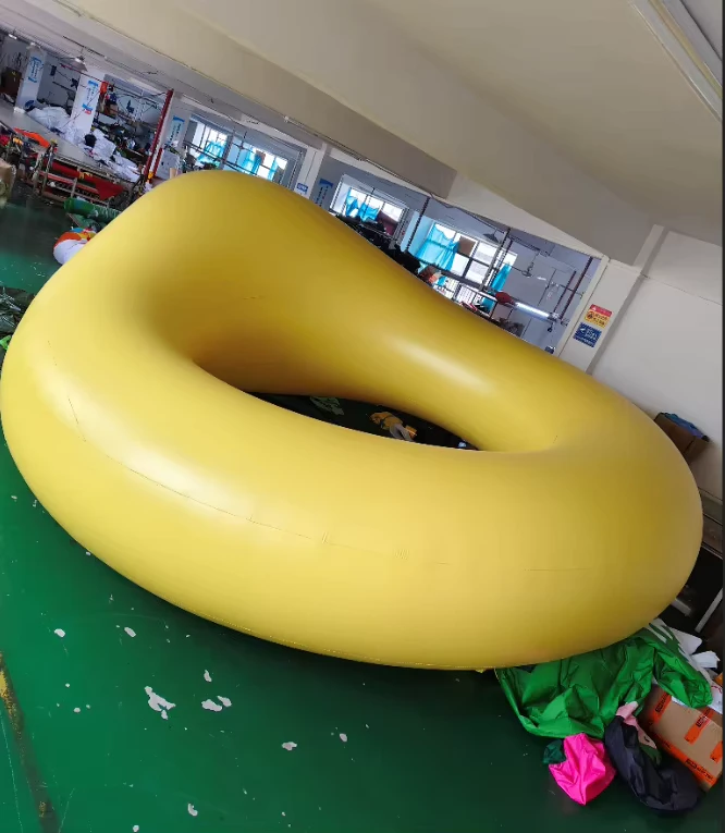 Pallone gonfiabile a forma di goccia personalizzato in PVC con luce per pubblicità