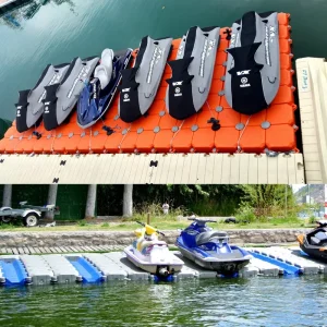 Duurzame HDPE plastic jet drijvende dockblokken pontons 15 jaar levensduur 350 kg/m laadcapaciteit docks