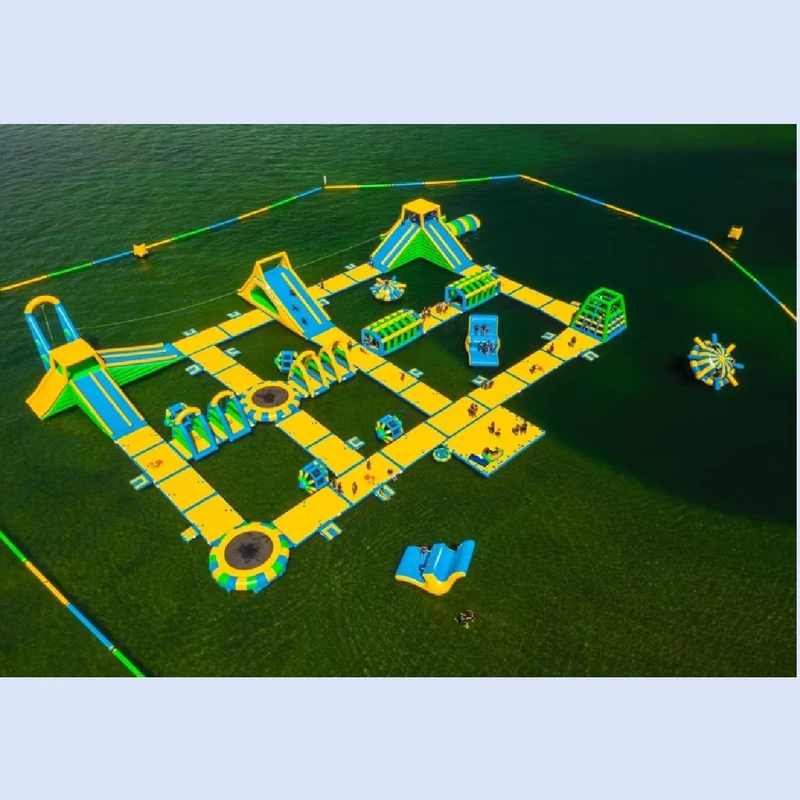 Parcours d'obstacles aquatiques gonflables durable en mer, jeu de parc aquatique en été