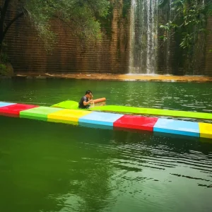 Pietre galleggianti EVA, ponte d'acqua, pad galleggianti modulari colorati per allenamento all'equilibrio e divertimento all'aperto