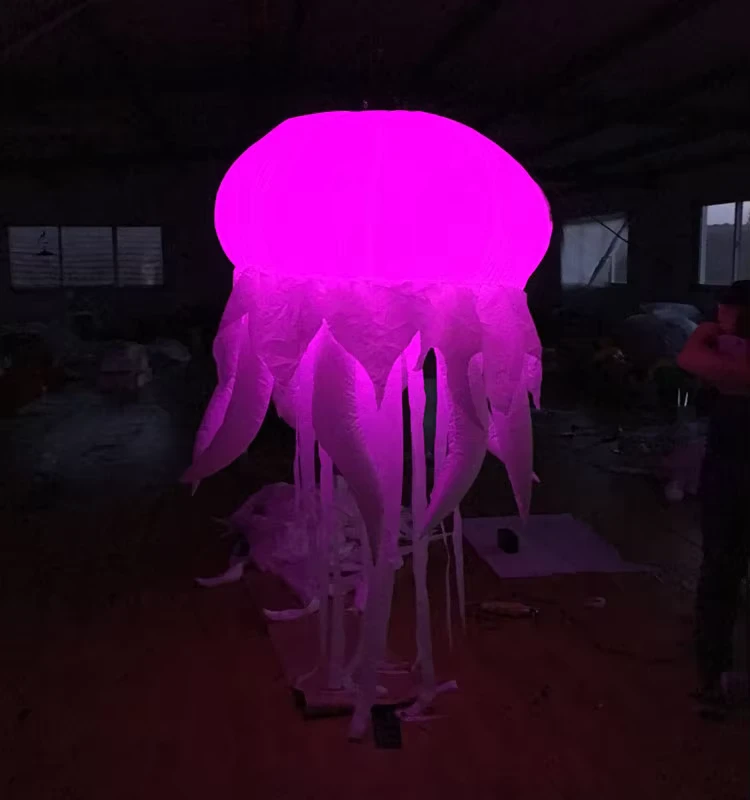 Pallone a forma di medusa gonfiabile decorato con LED per eventi