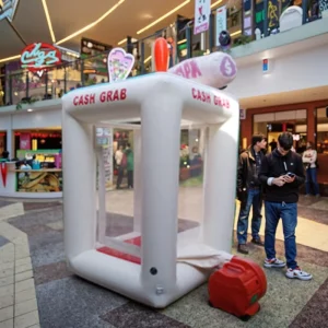 Harga Pabrik Booth Uang Kuning yang Dapat Disesuaikan, Mesin Uang Inflatable 1.8x1.8x2.8m 0.9mm PVC untuk Mall