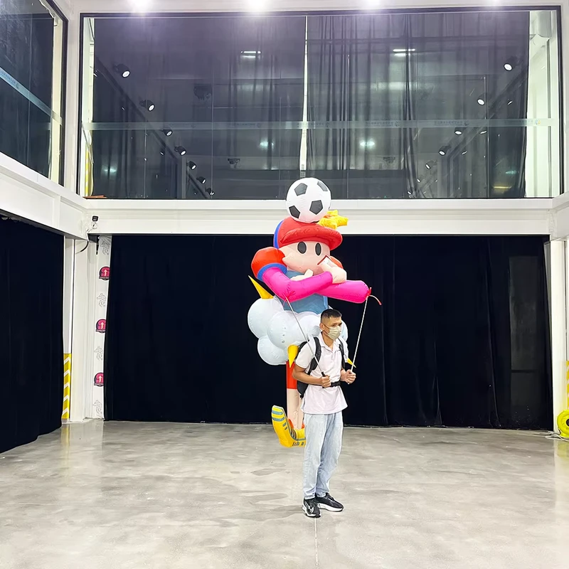 サッカーボーイ サムズアップ インフレータブルジャイアントマリオネット インフレータブルパペットキャラクターコスチューム サッカーカーニバルカートゥーンパペットマスコット